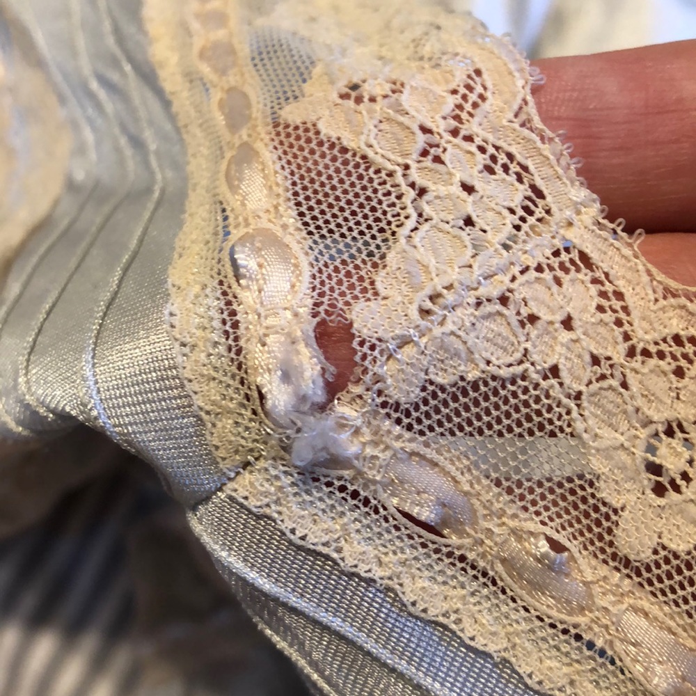 Vintage Robe - Picture 8 of 10